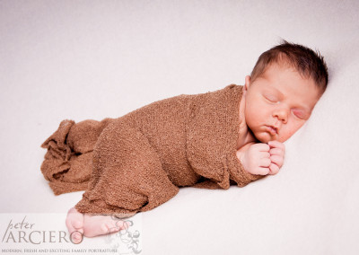 Newborn baby pictures by Peter Arcieroq